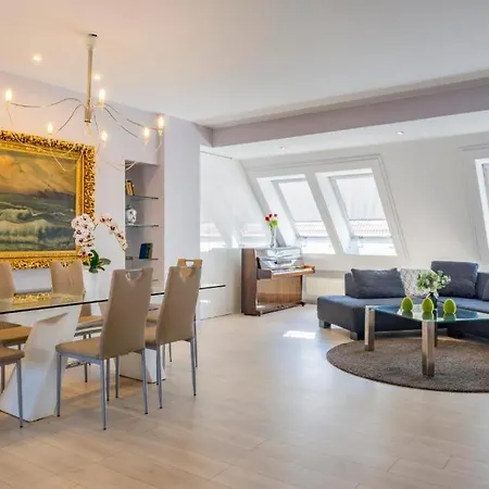 Апартаменты Duzy Apartament, Rynek, Sukiennice